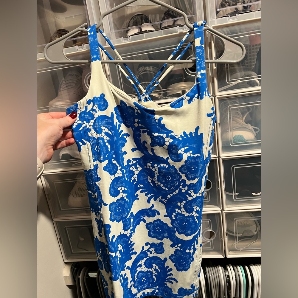 Lululemon tank top